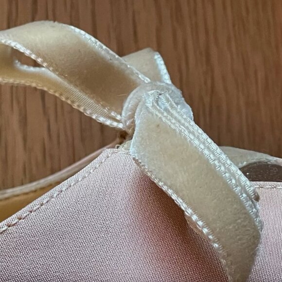 A shoe Marie Antoinette would adore!! Vintage Casadei, 10 - Picture 4 of 13